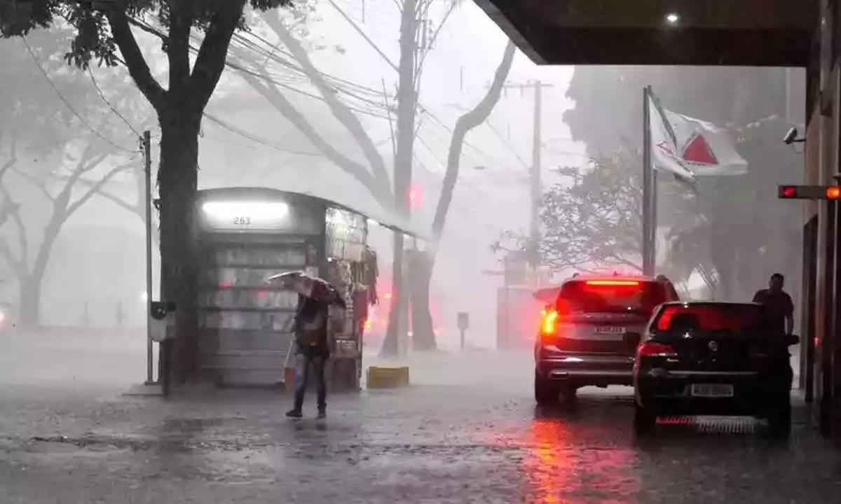 Chuvas fortes causam duas mortes e deixam 2.635 pessoas sem casa em MG - Ramon Lisboa/EM/D.A Press