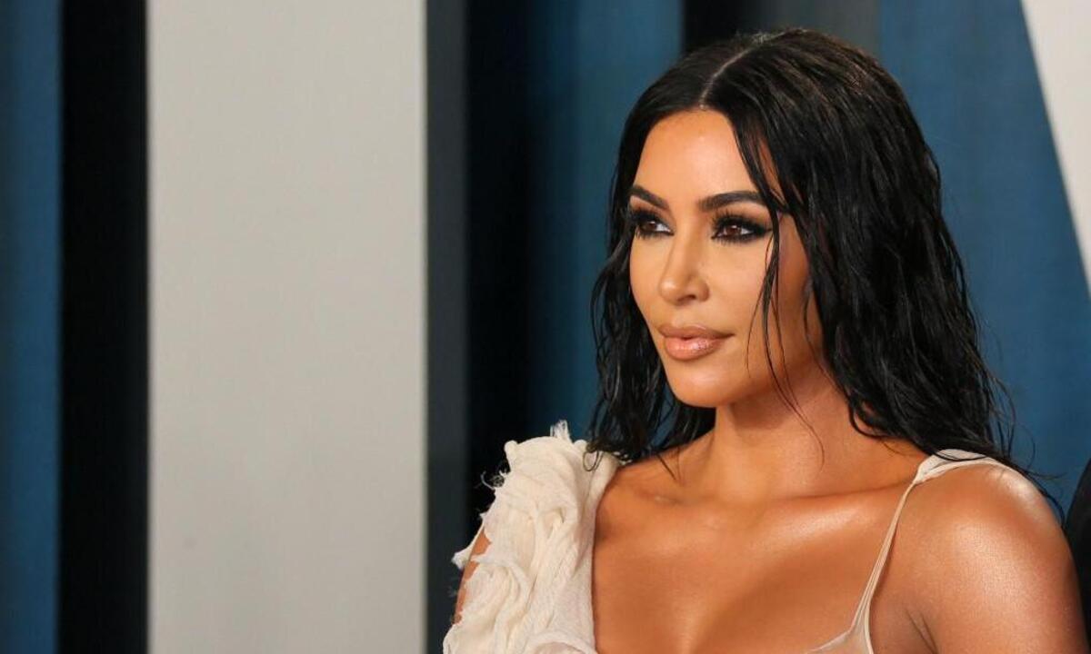 Kim Kardashian reavalia parceria com Balenciaga após campanha polêmica - Jean-Baptiste Lacroix / AFP
