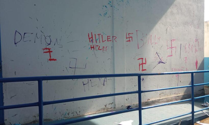 Escola de Contagem é invadida e pichada com frases e símbolos neonazistas - Arquivo Pessoal