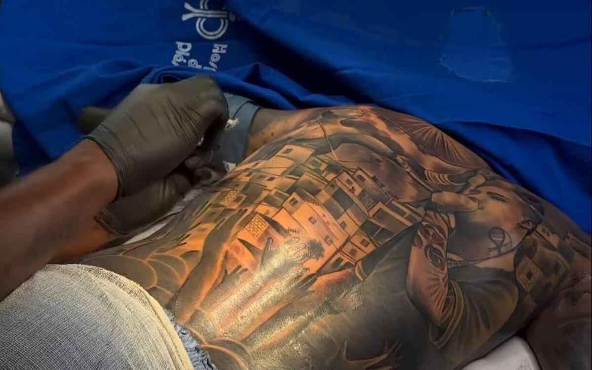 MC Cabelinho toma anestesia geral para tatuar; entenda a técnica - Instagram/Divulgação