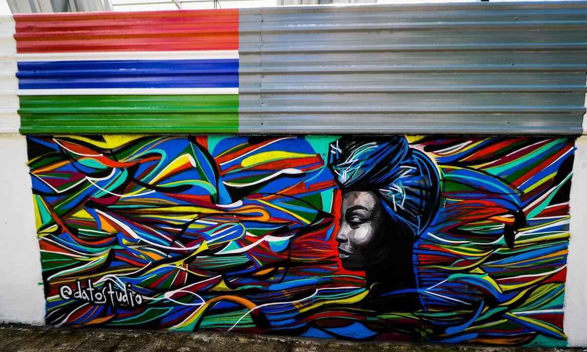 Muros de obra em São Paulo ganham pinturas de artistas refugiados - Aloisio Mauricio /Fotoarena/Folhapress