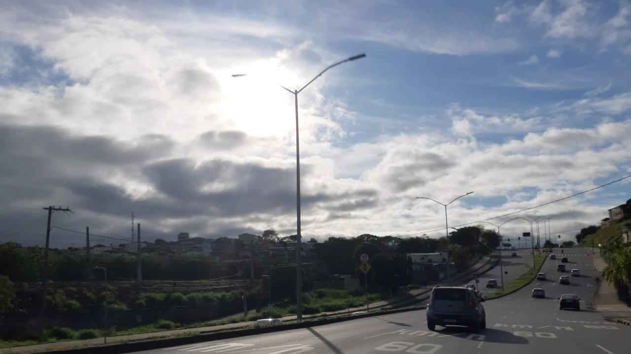 Belo Horizonte terá chuvas fortes e máxima de 28 °C nesta sexta (2/12) - Gladyston Rodrigues/EM/DA Press