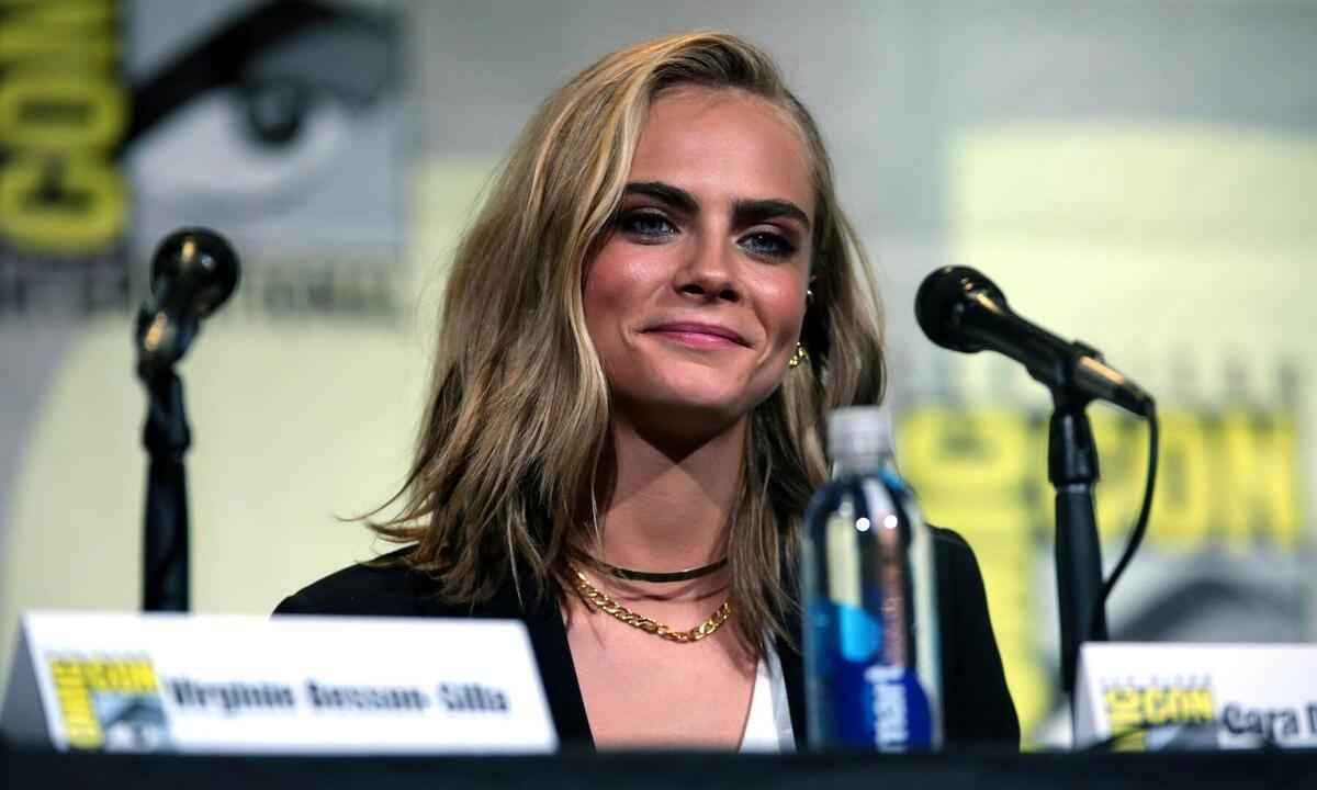 Viciada em pornografia, Cara Delevingne diz que homens não satisfazem mulheres - Gage Skidmore/Flickr