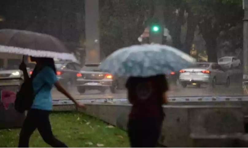 Chuva em BH: Defesa Civil faz alerta para esta sexta (2/12) - Foto: Túlio Santos/EM/D.A Press