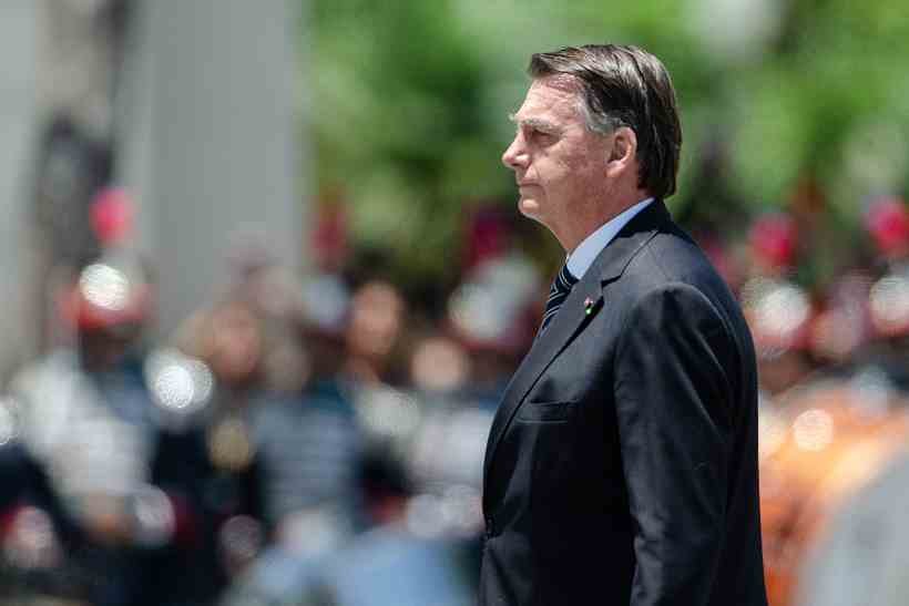 Médica explica a ferida na perna de Jair Bolsonaro  - Tércio Teixeira/AFP