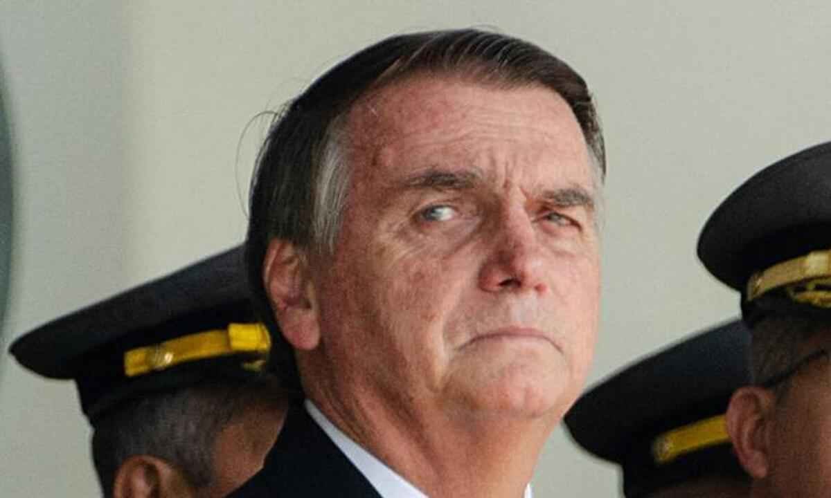 Carlucho, Bolsonaro e a erisipela da razão: a sociedade brasileira padece - TÉRCIO TEIXEIRA / AFP