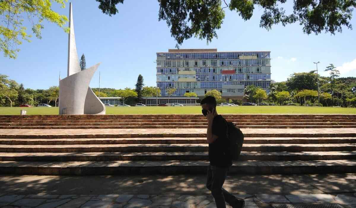 UFMG não tem dinheiro para pagar bolsas estudantis, afirma reitoria - Leandro Couri/EM/D.A Press