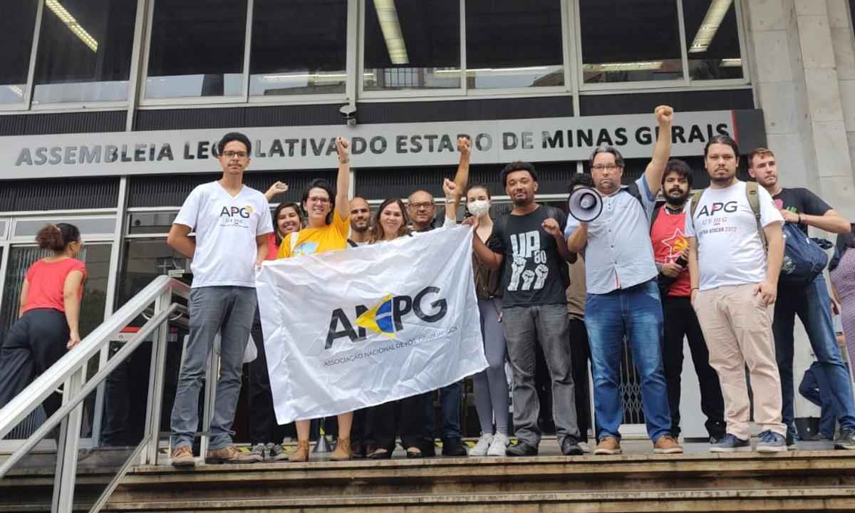 Estudantes da UFMG protestam contra bloqueios no MEC  - Jair Amaral/EM/D.A Press