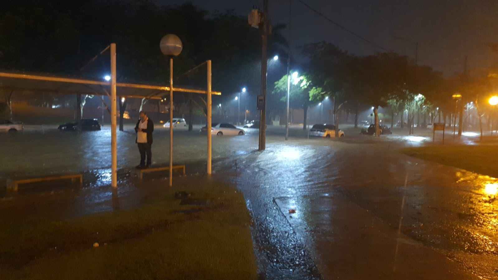 Chuvas em BH: Bombeiros atendem chamados de inundações e desmoronamentos  - Reprodução/Redes Sociais 
