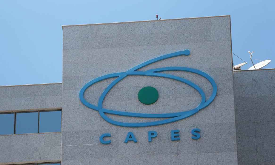MEC libera R$ 50 milhões para pagamento de bolsas da Capes - Marcello Casal Jr/Agência Brasil