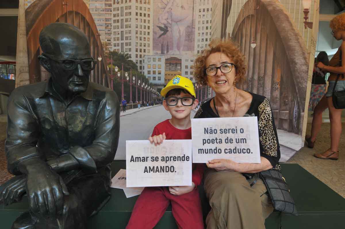 Comemore o aniversário de BH ao lado de Carlos Drummond de Andrade - Leandro Couri/EM/D.A Press