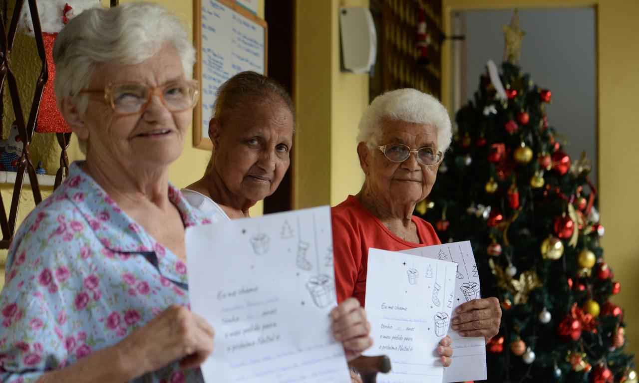 República das Idosas faz campanha de adoção de cartinhas para Natal - Túlio Santos/EM/D.A press
