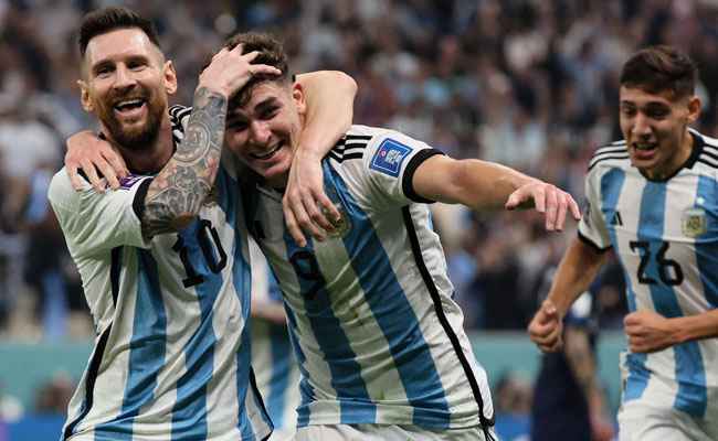 Messi dita o ritmo do tango, despacha Croácia e põe Argentina na final - AFP