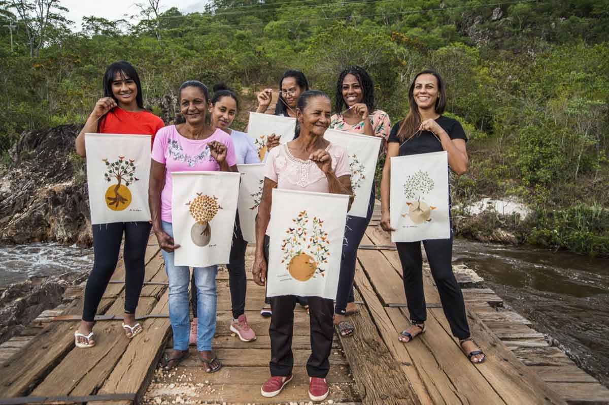 Mulheres do Jequitinhonha levam a arte do bordado para o BDMG Cultural - Miguel Aun/divulgação
