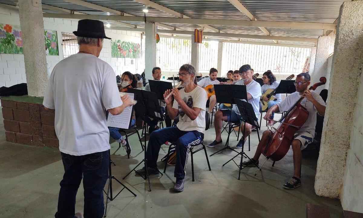 Orquestra se apresenta no Parque Jacques Cousteau no bairro Betânia - Guilherme Porto