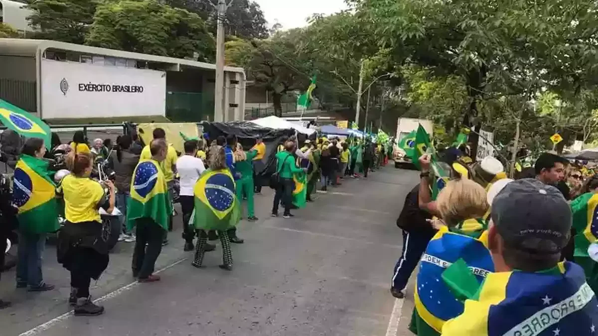 Maioria é contra atos em frente a quartéis e defende punição - Ramon Lisboa/EM/DA Press