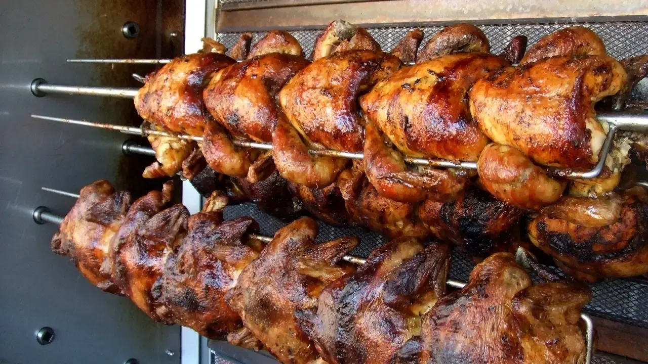 Brasileiro troca chester por frango de padaria para economizar no Natal - Achim Thiemermann/Pixabay 


