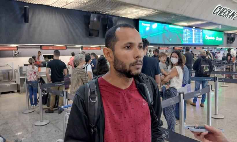 "É frustrante", diz passageiro que espera há três dias por voo - Edesio Ferreira/EM/D.A Press