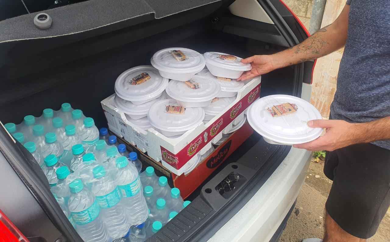BH: grupo distribui almoço de Natal a 250 pessoas em situação de rua - Leandro Couri/ EM/ D.A Press