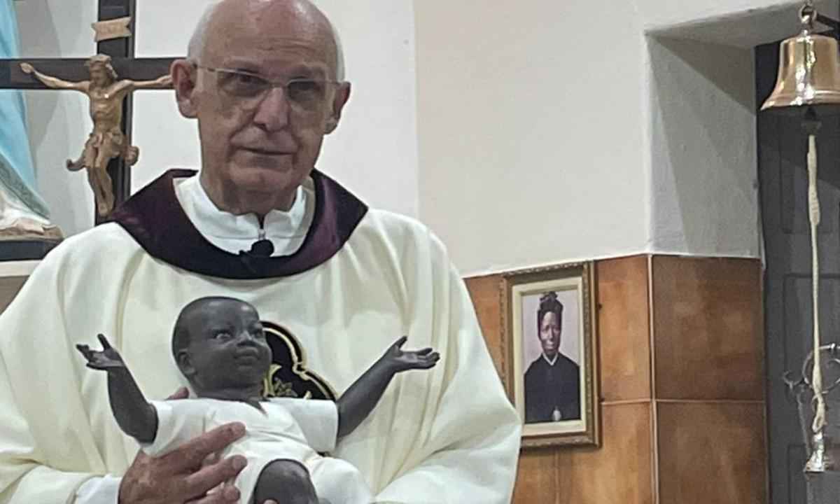 Padre Júlio Lancellotti é criticado por postar foto com menino Jesus negro - Redes sociais/Padre Júlio Lancellotti/Reprodução