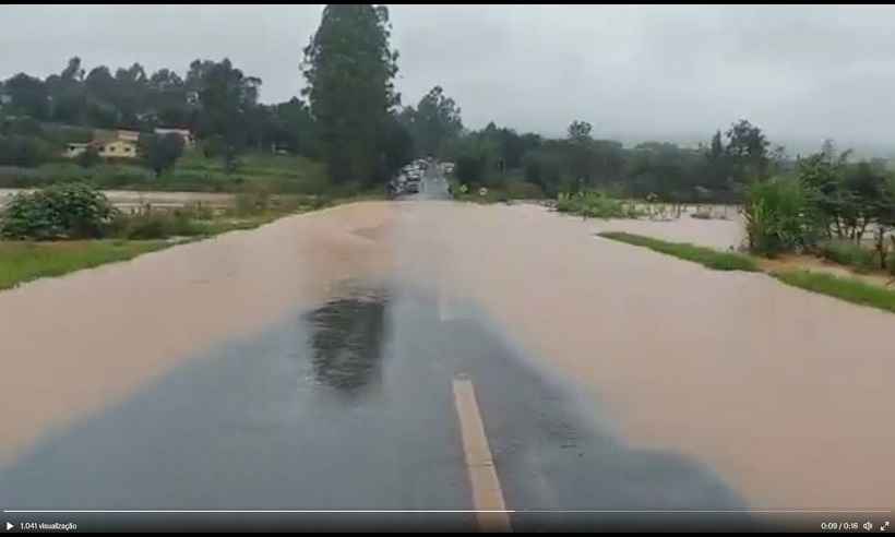 Chuva causa transtornos em rodovias no Sul de Minas - PRF/Divulgação
