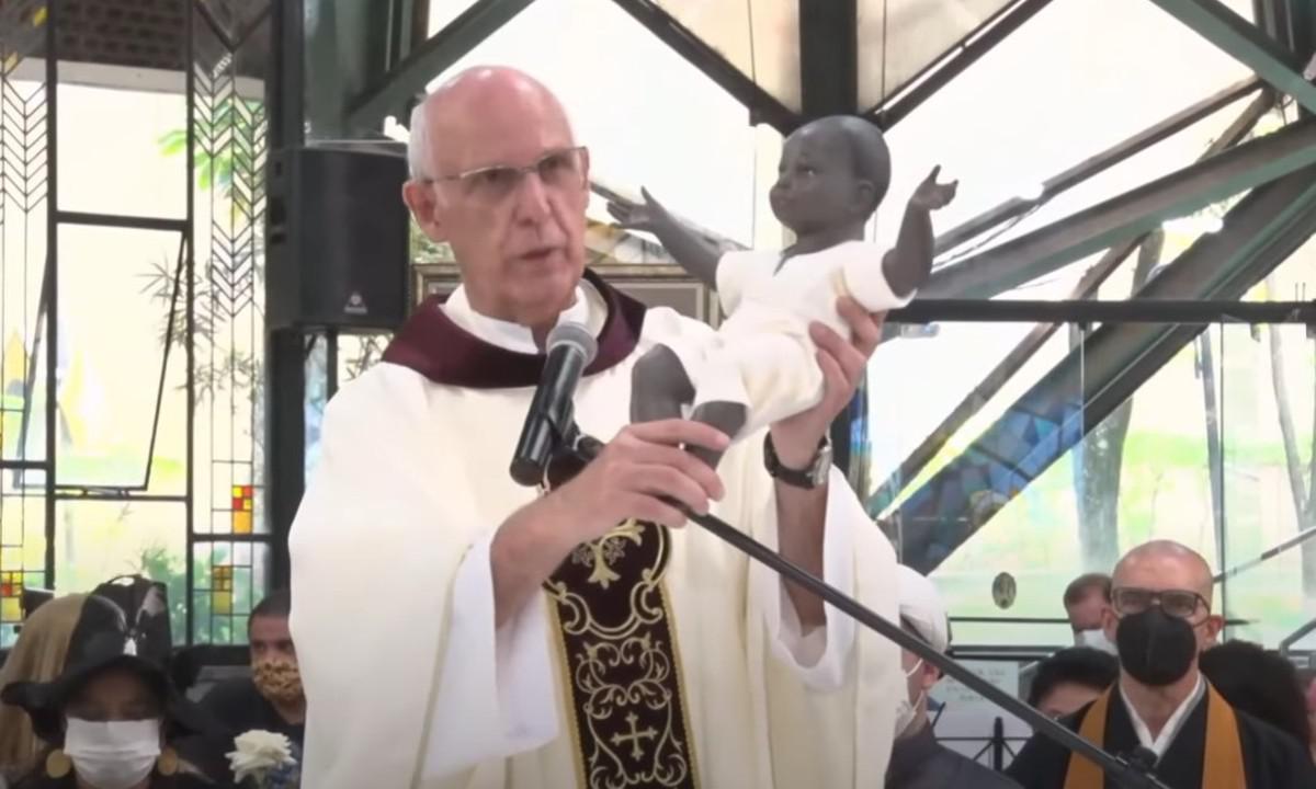 Padre Júlio Lancellotti sobre Jesus negro: 'Não adianta menino Jesus loiro' - OArcanjoNoAr/YouTube/Reprodução
