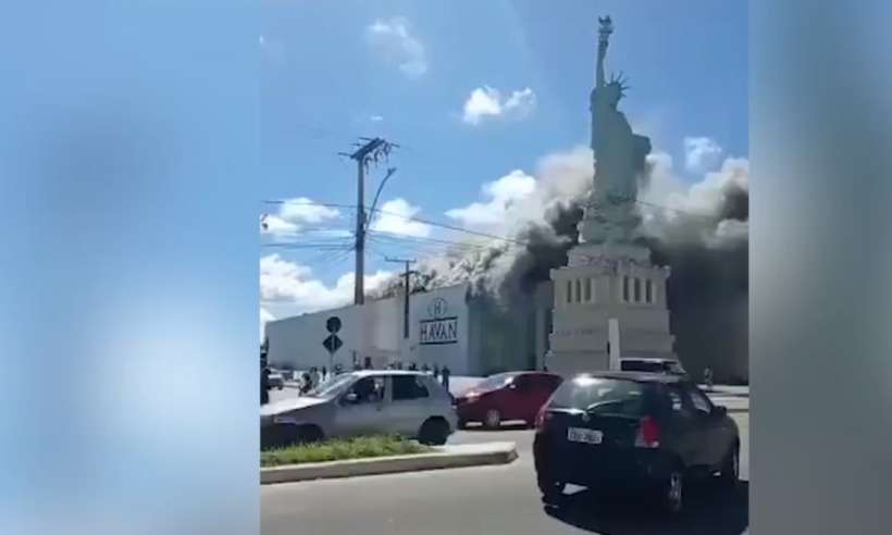 Incêndio atinge loja da Havan em Vitória da Conquista - Foto: Redes Sociais/Reprodução