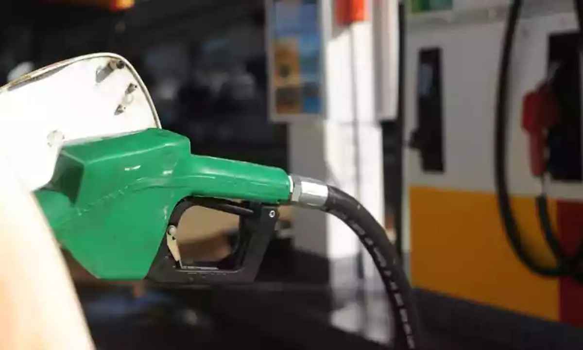 Gasolina pode subir até 14% com retomada de impostos federais e ICMS maior - Leandro Couri/EM/DA Press