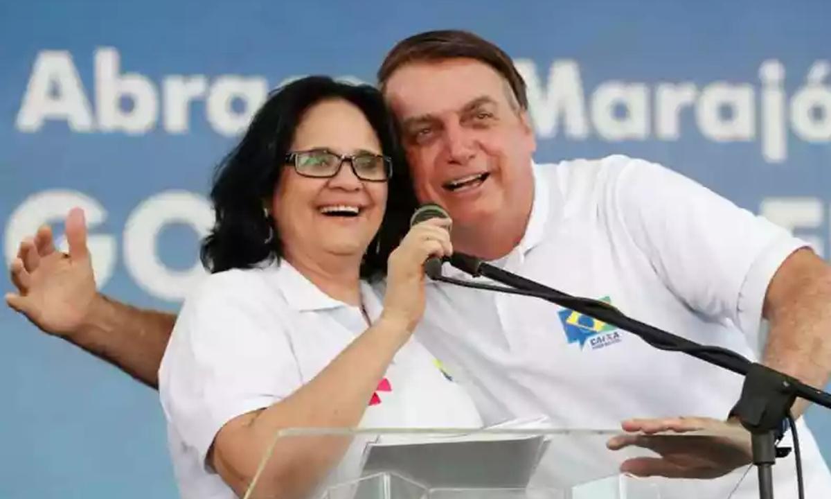 Damares sobre Bolsonaro: 'Homem que ressuscitou em nós o amor pela Pátria' - Alan Santos/PR