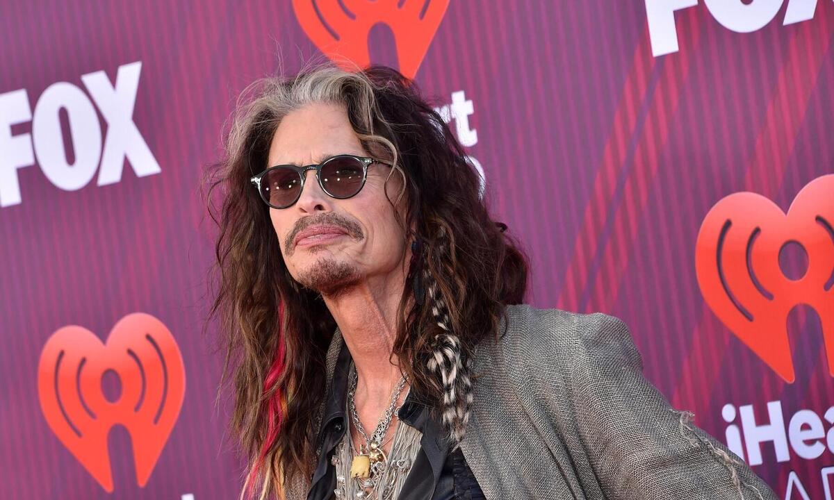 Steven Tyler, vocalista do Aerosmith, é acusado de abuso sexual de menor - Chris Delmas / AFP