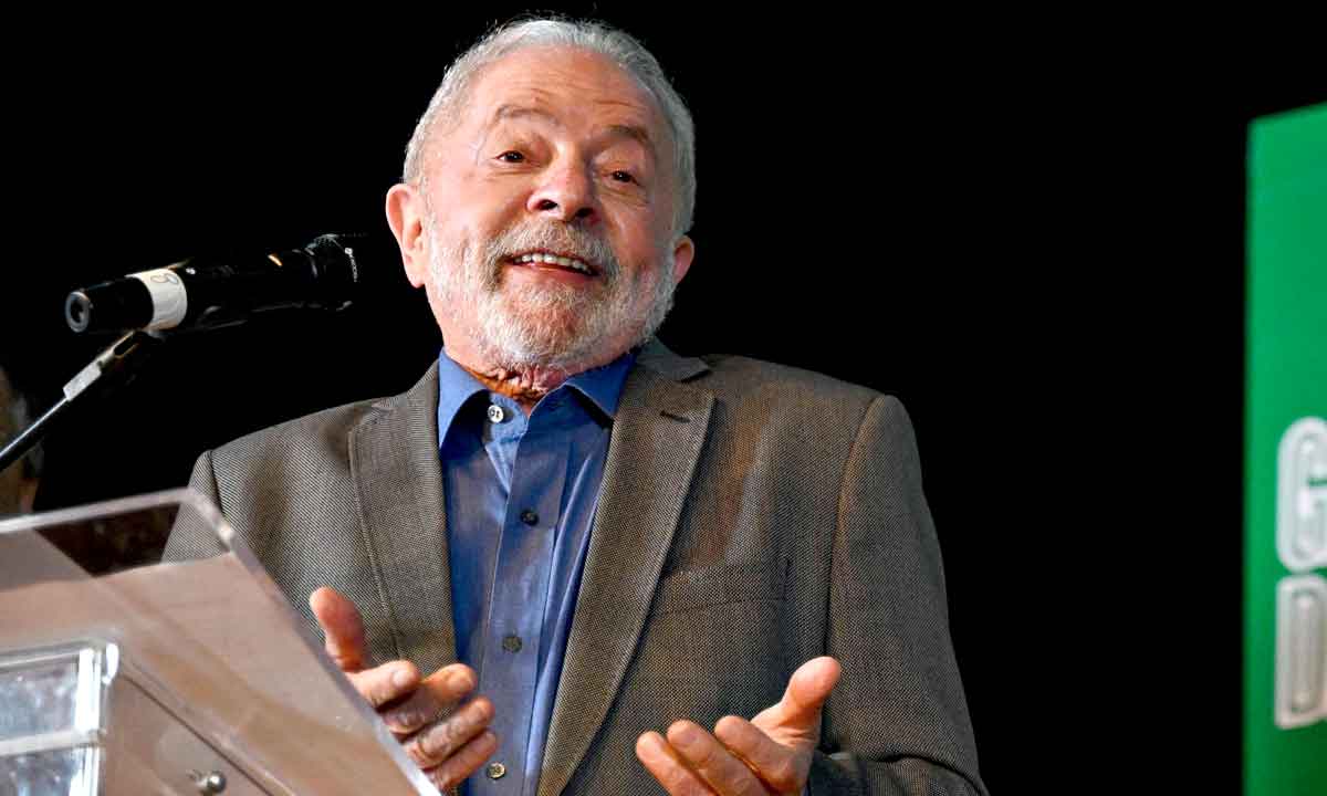 Lula assume a Presidência da República como um herói Noir - Evaristo Sá/AFP