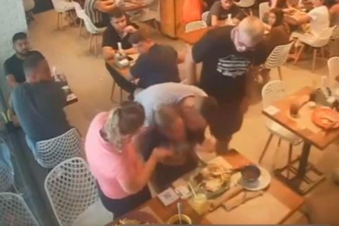 Policial federal salva criança engasgada em restaurante; veja vídeo -  Material cedido ao Correio