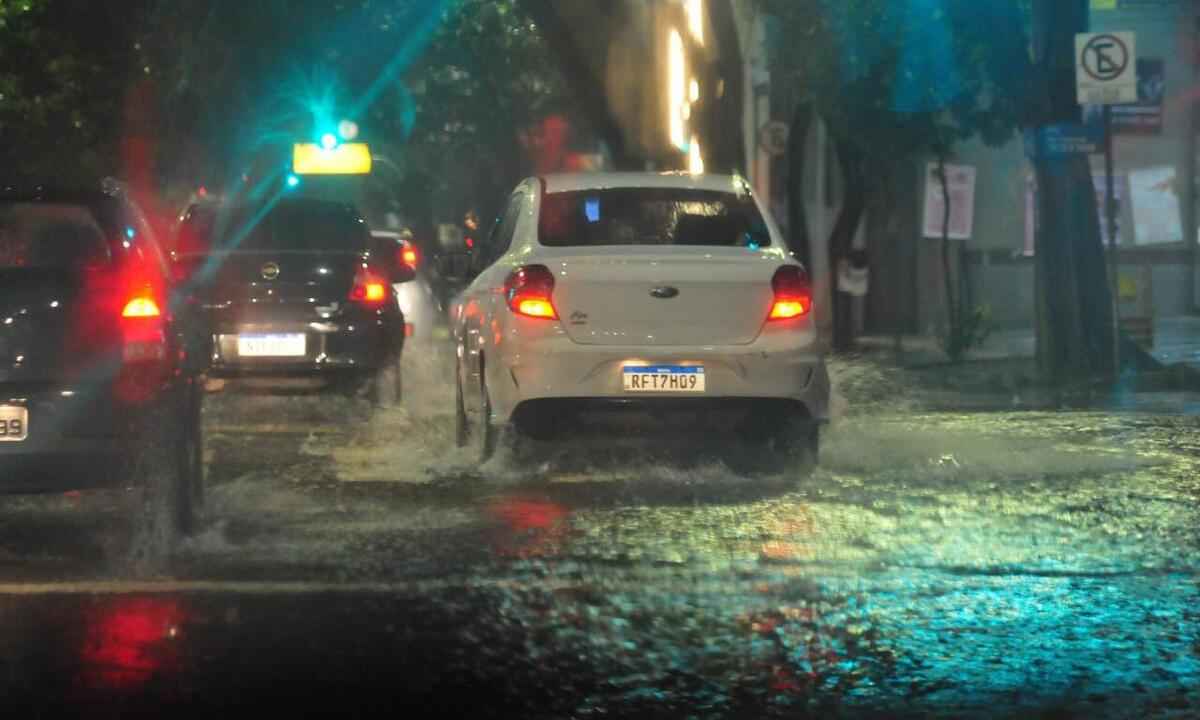 Inmet emite alerta de chuvas intensas em 447 cidades de Minas - Marcos Vieira /EM/DA. Press
