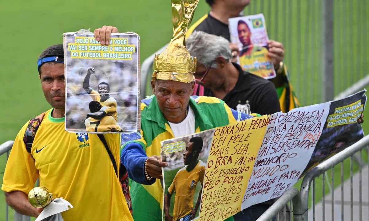 O mundo, emocionado, deu o último adeus a Pelé. Sem pleonasmo - Nelson Almeida/AFP