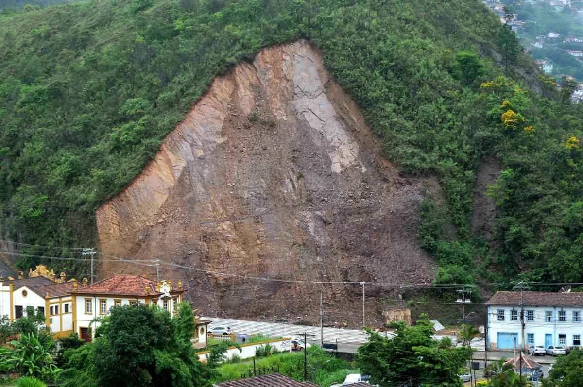 Morro da Forca pode ceder a qualquer momento em Ouro Preto, diz prefeitura - Leandro Couri/EM/D.A.press