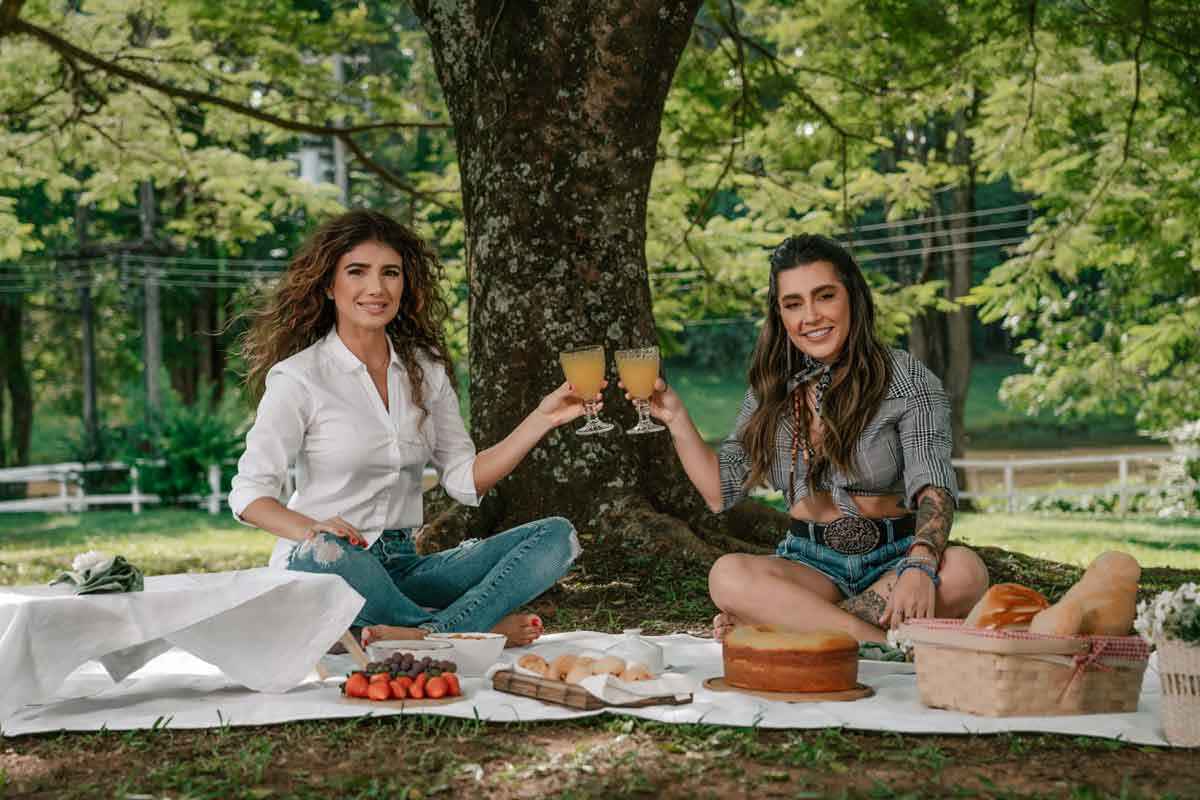 Paula Fernandes e Lauana Prado, estrelas do feminejo, lançam 'Prioridades' - Universal Music