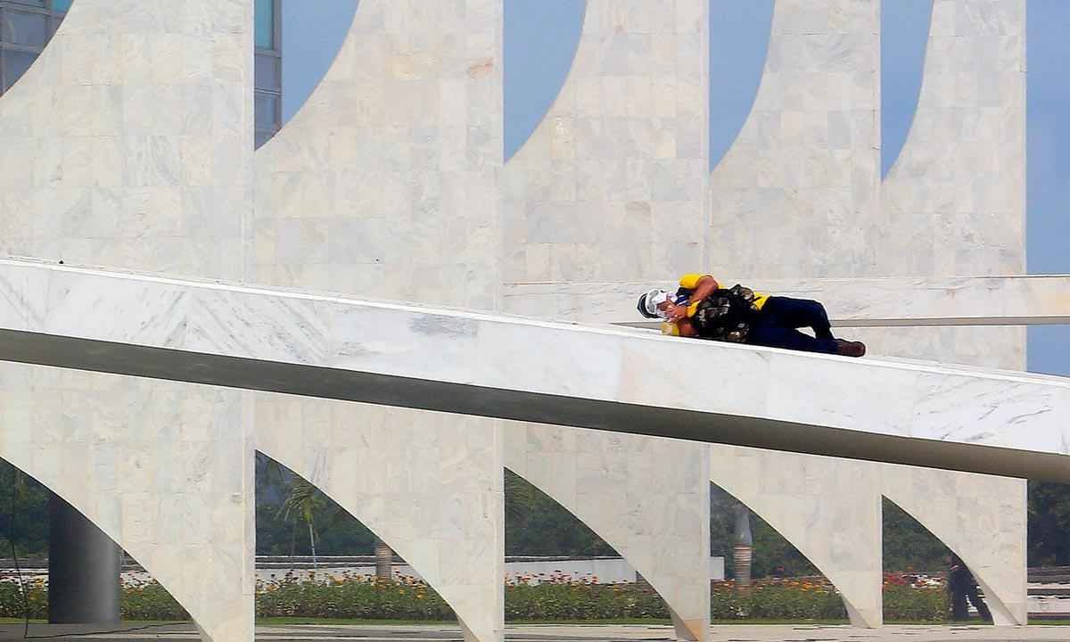Confira a reação de artistas e celebridades aos atos terroristas   - Sergio Lima / AFP
