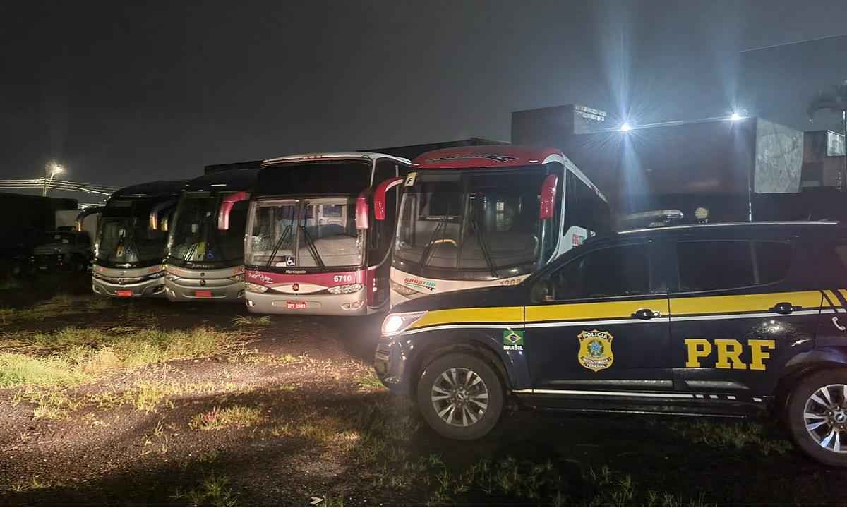 PRF apreende 4 ônibus em Uberlândia que levaram terroristas para o DF - Divulgação/PRF