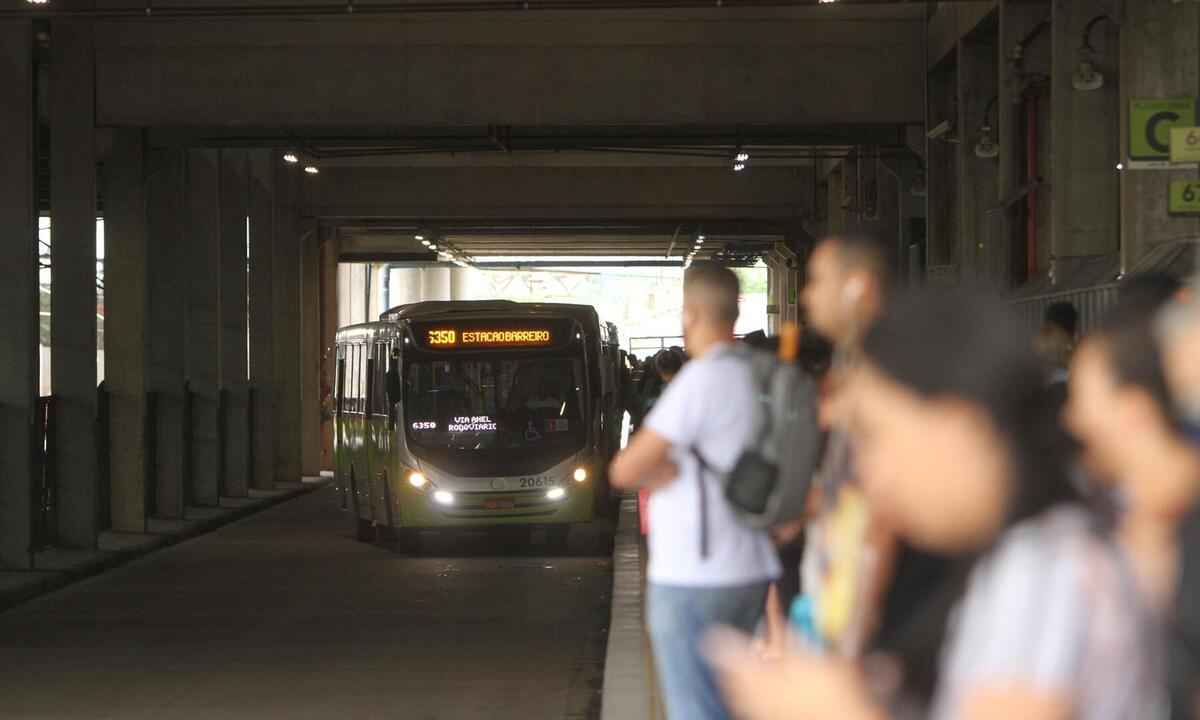 Greve de ônibus: CDL-BH solicita operação do transporte em escala mínima - Edesio Ferreira /EM/D.A Press