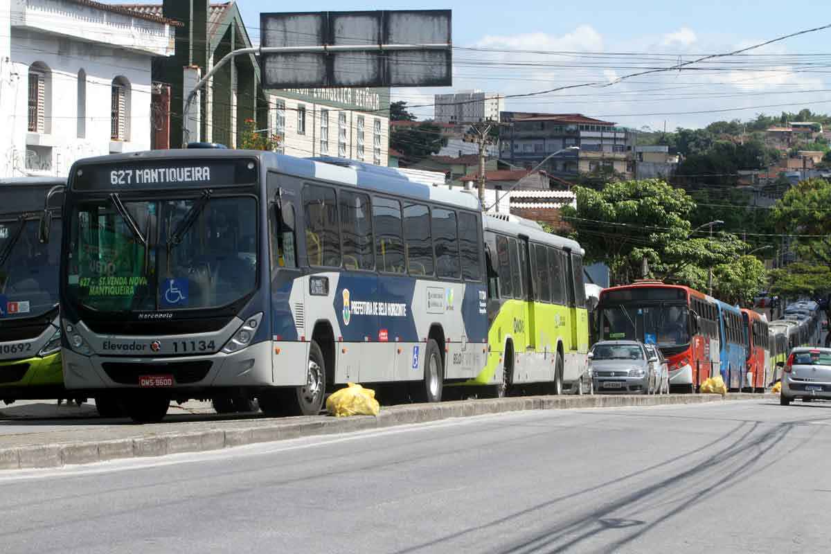 Motoristas de ônibus de BH devem entrar em greve - Jair Amaral/EM/D.A Press - 25/3/22