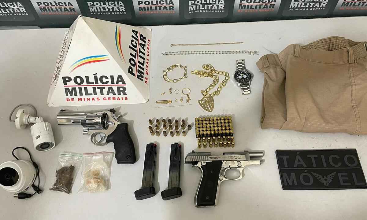 Três são presos em Governador Valadares com armas e produtos de roubo - Divulgação/PMMG