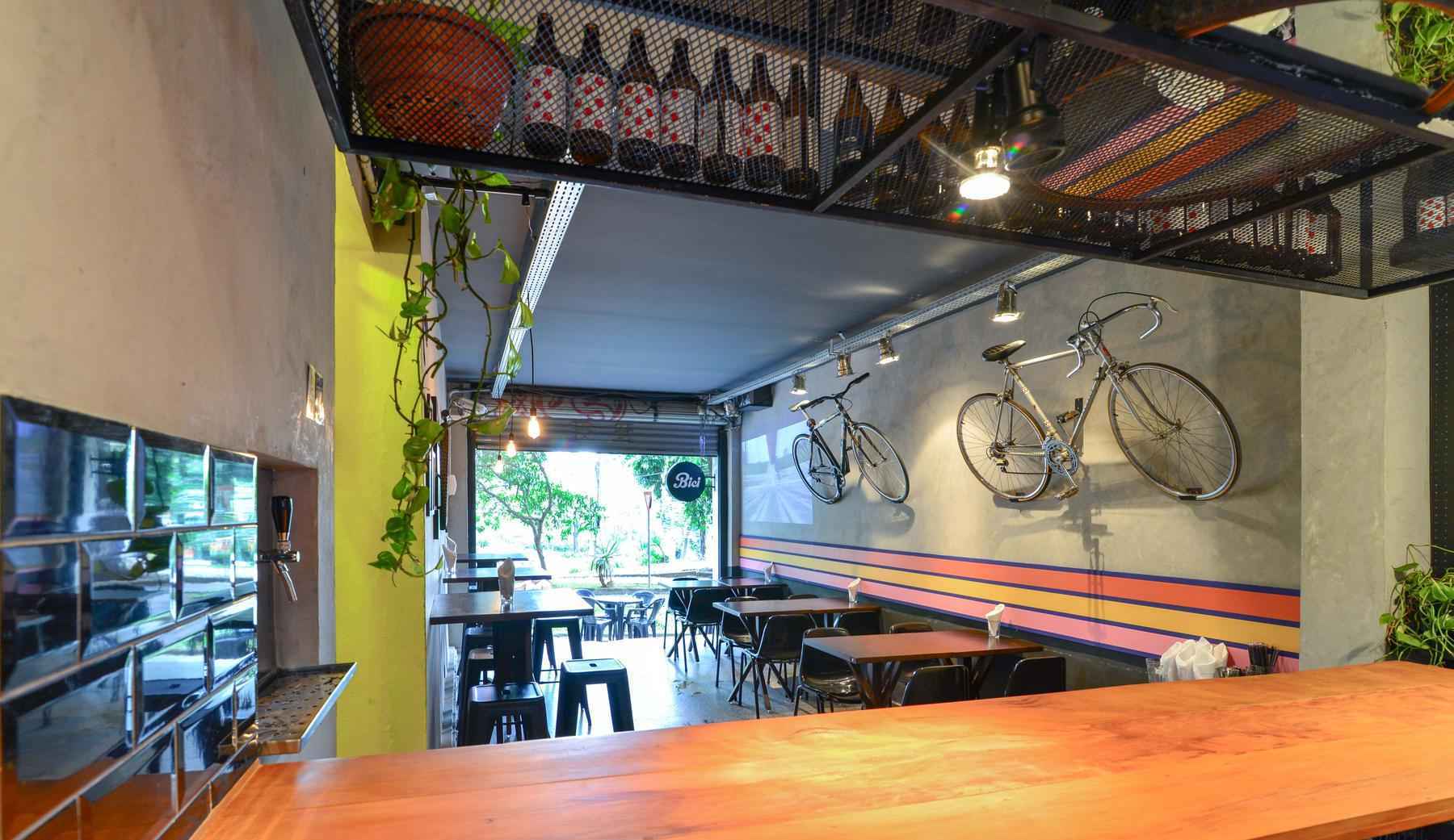 Bar com temática de bike vira ponto de parada para quem pedala - Ronaldo Melo/Divulgação
