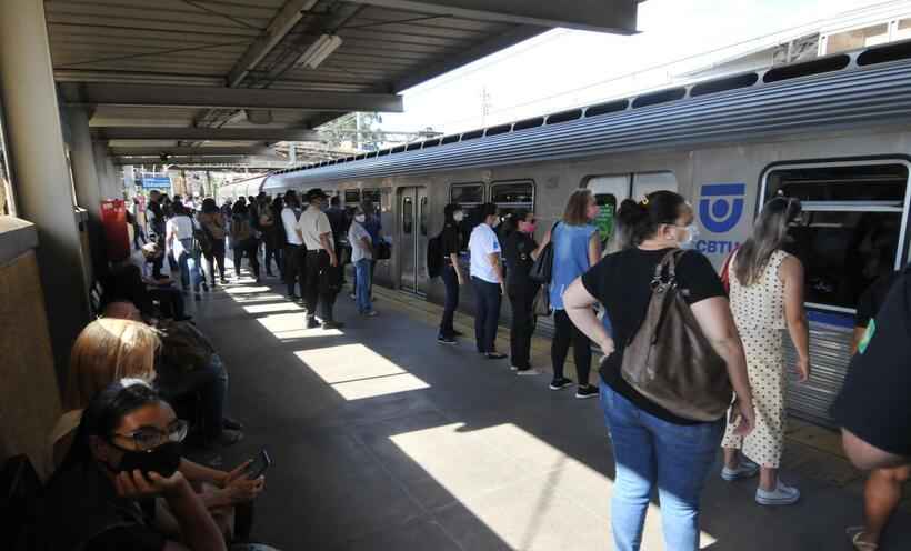 Greve de ônibus faz metrô de BH ter aumento de 20% no número de usuários - Leandro Couri/EM/D.A
