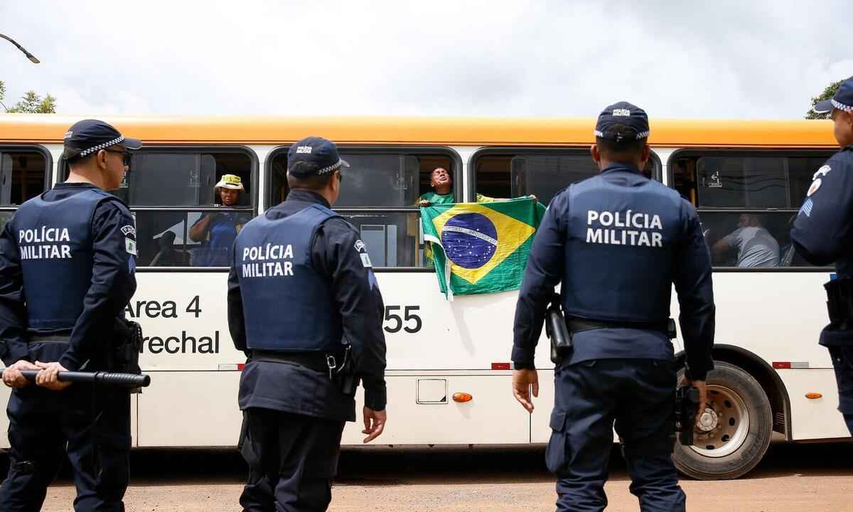Bolsonaristas presos reclamam da falta de wi-fi e de água gelada - Pedro Ladeira/Folhapress
