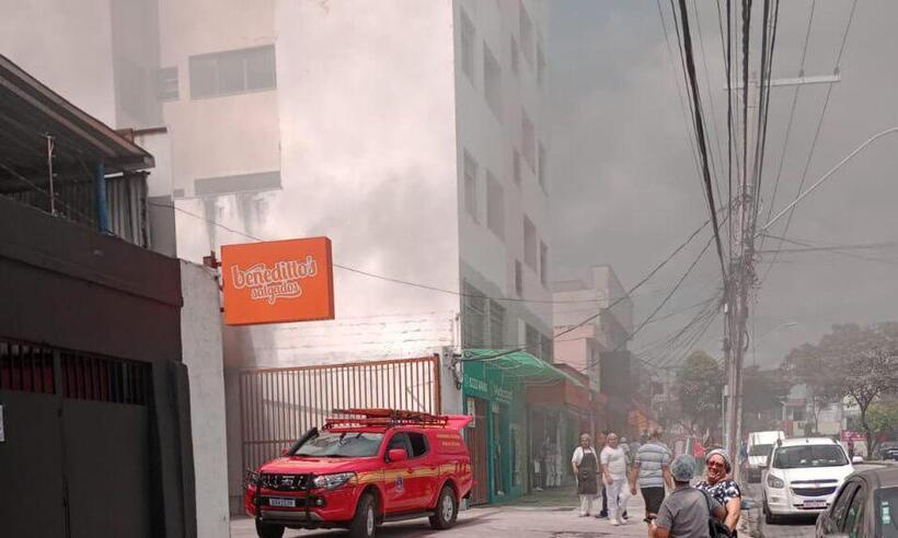 BH: fábrica de salgados pega fogo no bairro Guarani - SALA DE IMPRENSA CBMMG