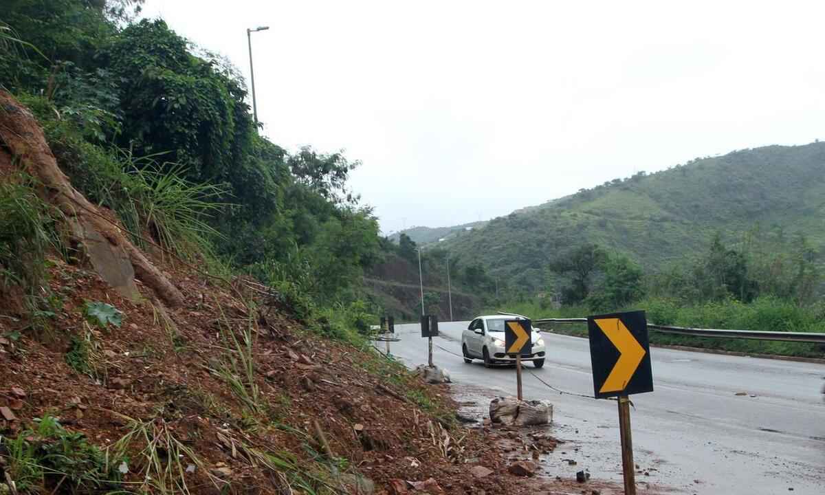 Rodovias mineiras estão parcialmente interditadas em mais de 100 pontos - Foto: Jair Amaral /EM/D.A Press