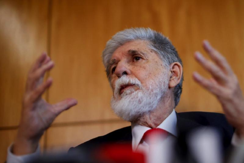 'Se militares quisessem dar golpe, teriam ido muito além', diz Celso Amorim sobre invasões - Reuters