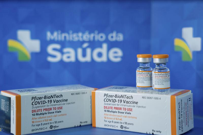 Ministério recebe 7,7 milhões de doses de Pfizer entre hoje e amanhã - Agência Brasil