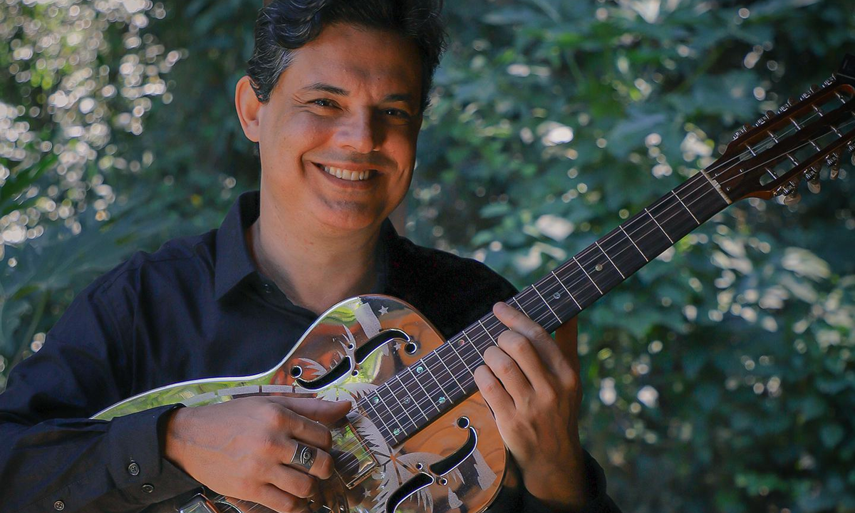 Yassir Chediak reúne memórias afetivas em 'Viola brasileira contemporânea' - Hector Hungria/divulgação
