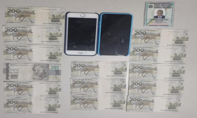 Polícia apreende dinheiro falso e documento de vereador em blitz - PCMG